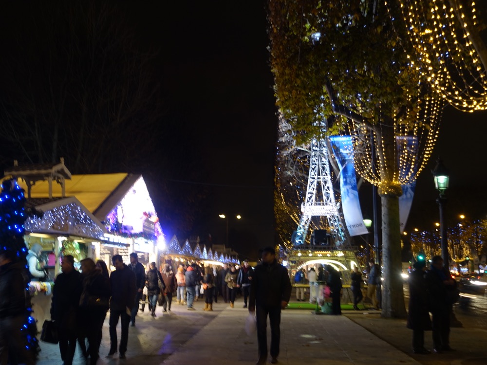 Paris Christmas Market on Champs-Élysées | marjorierwilliams.com