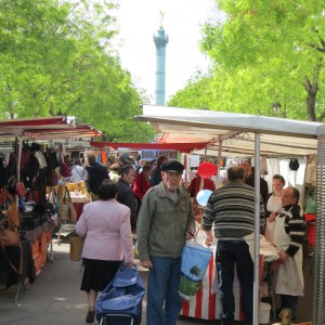 walking market Bastille