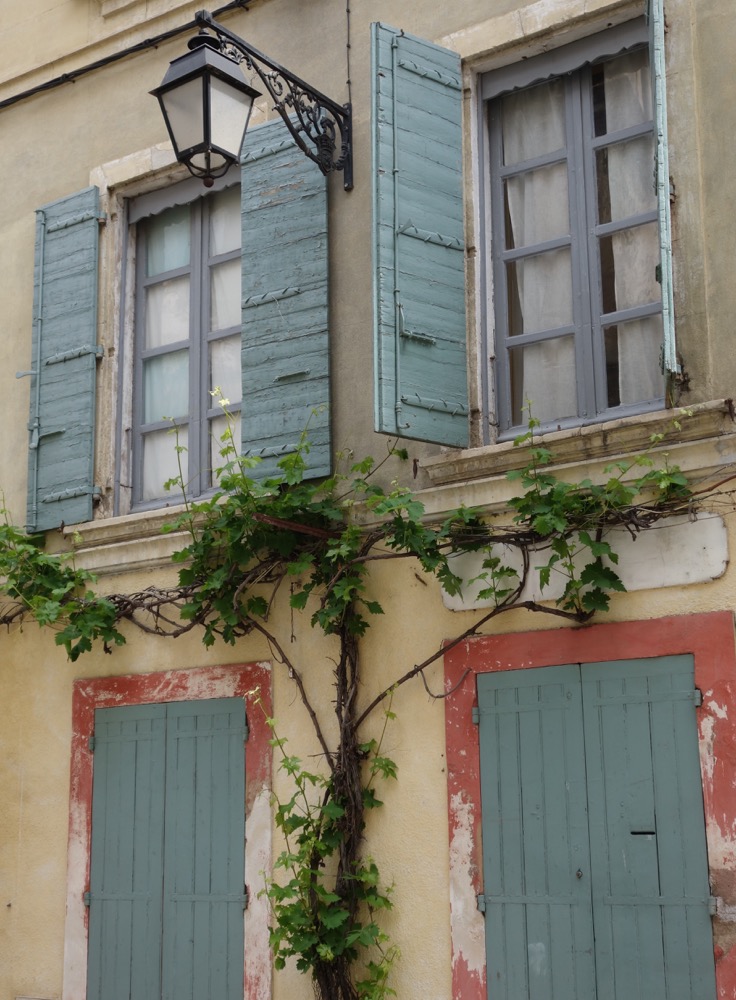 Arles window